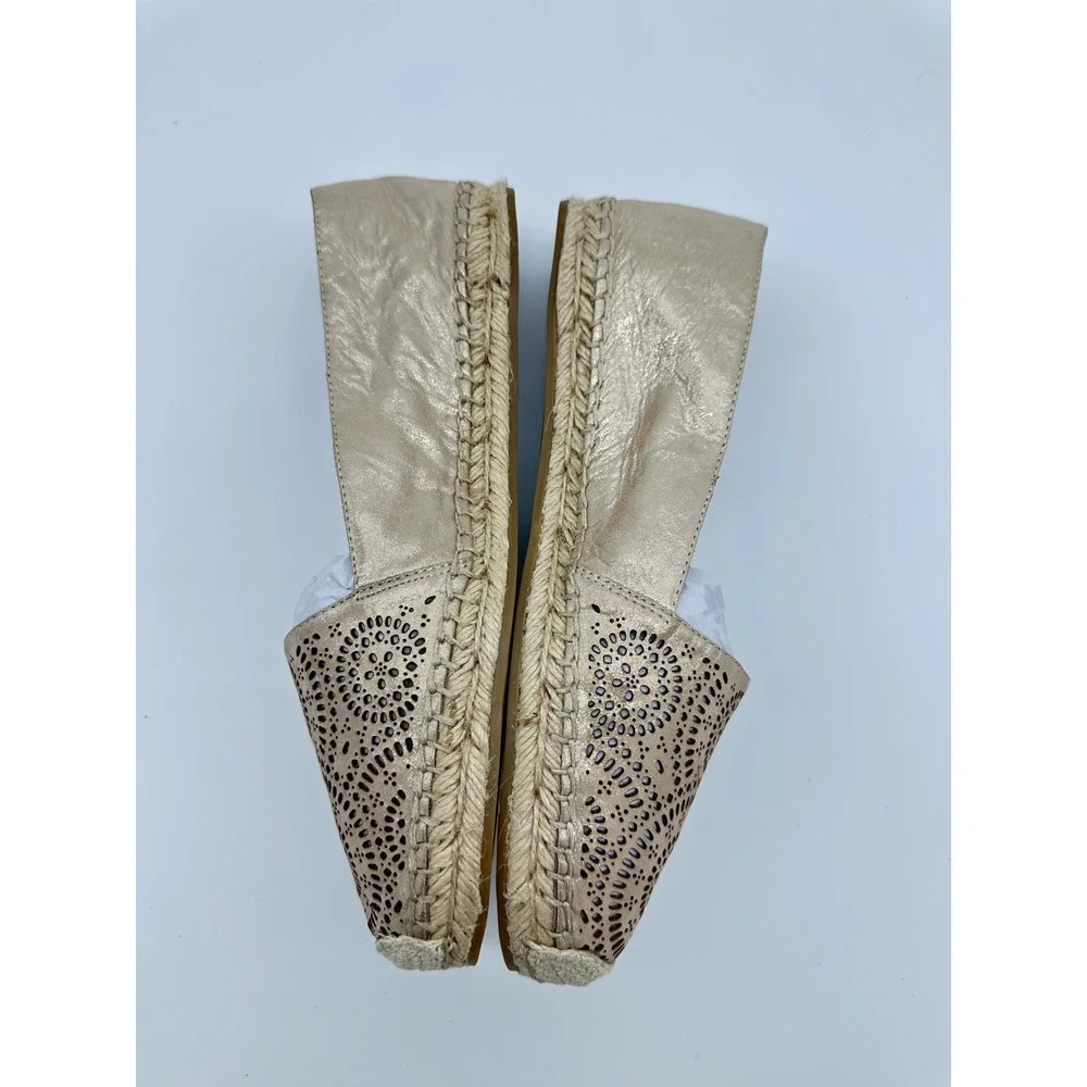 Vince Camuto no significant